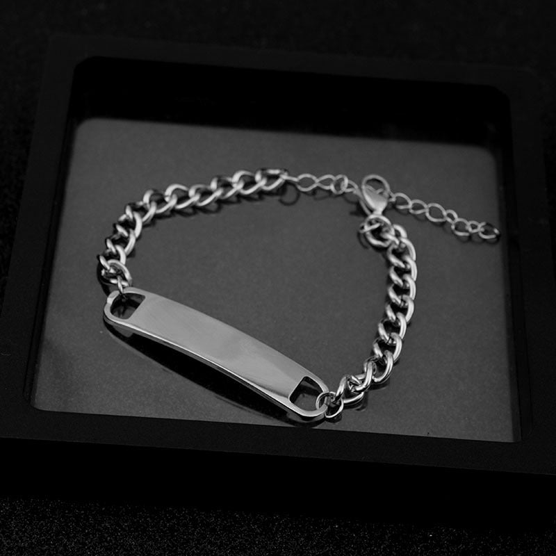 Classic curved piece bracelet