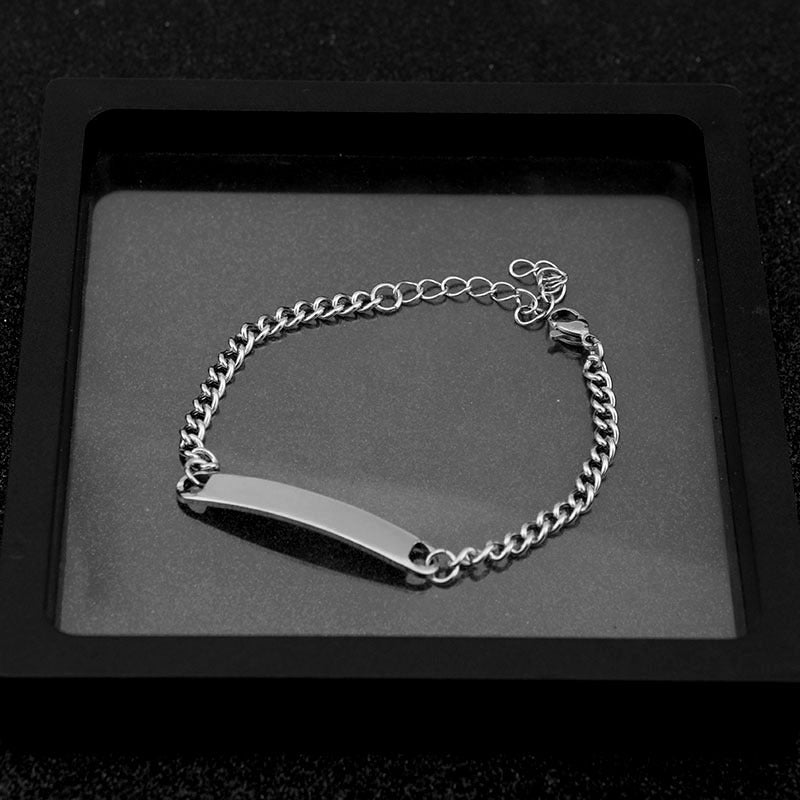 Classic curved piece bracelet