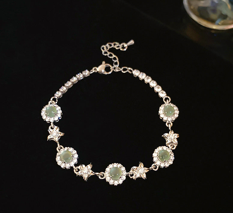 Zircon flower bracelet