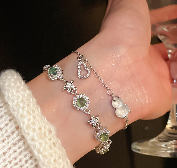 Zircon flower bracelet