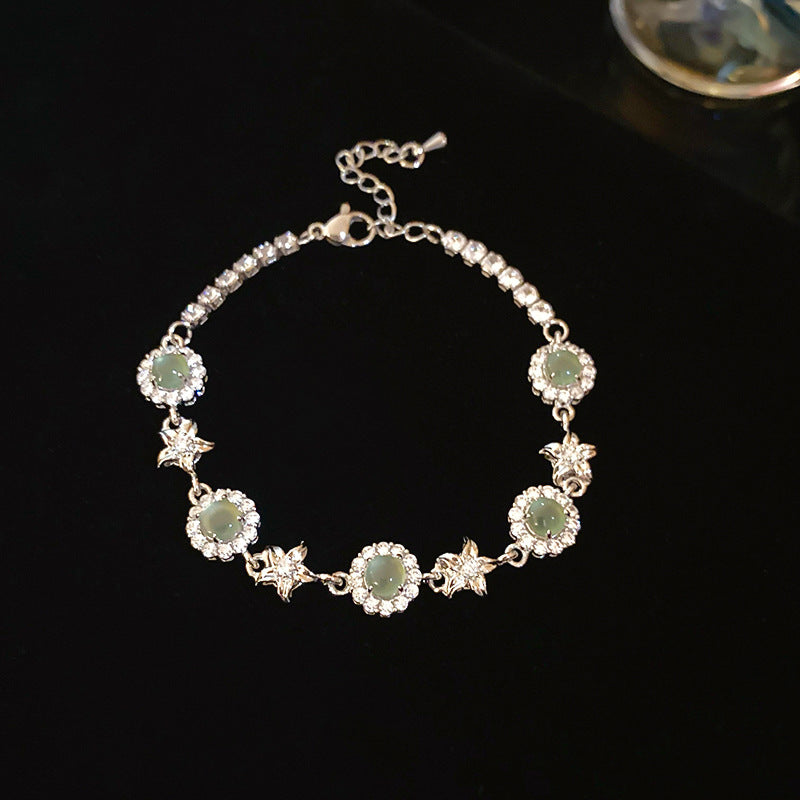 Zircon flower bracelet