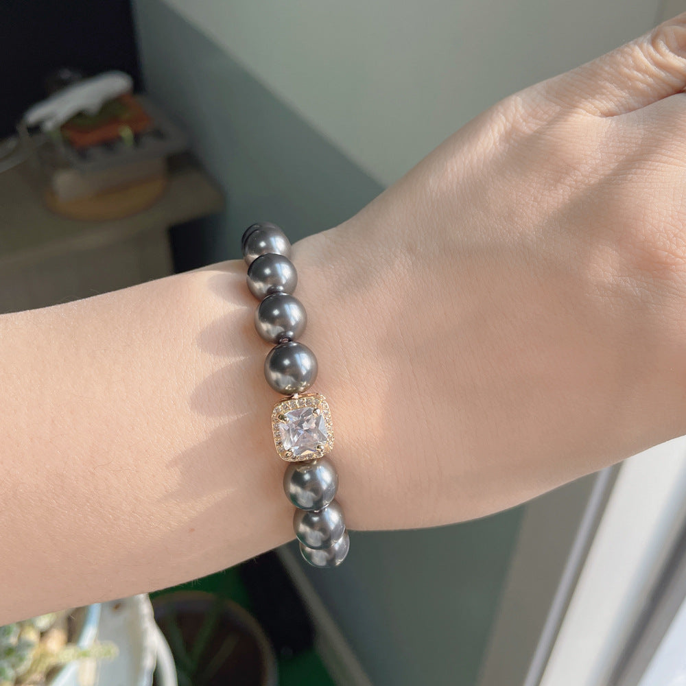 A square pearl bracelet in a retro court style for women