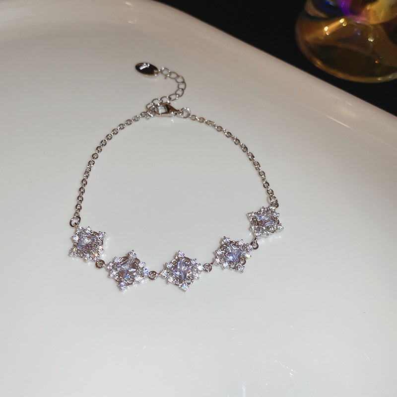 A court-style geometric square blue zircon bracelet