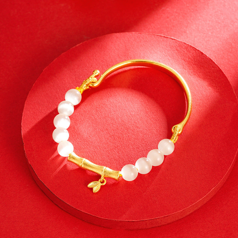 A sand-gold bracelet with a few taels of broken silver and bamboo joints