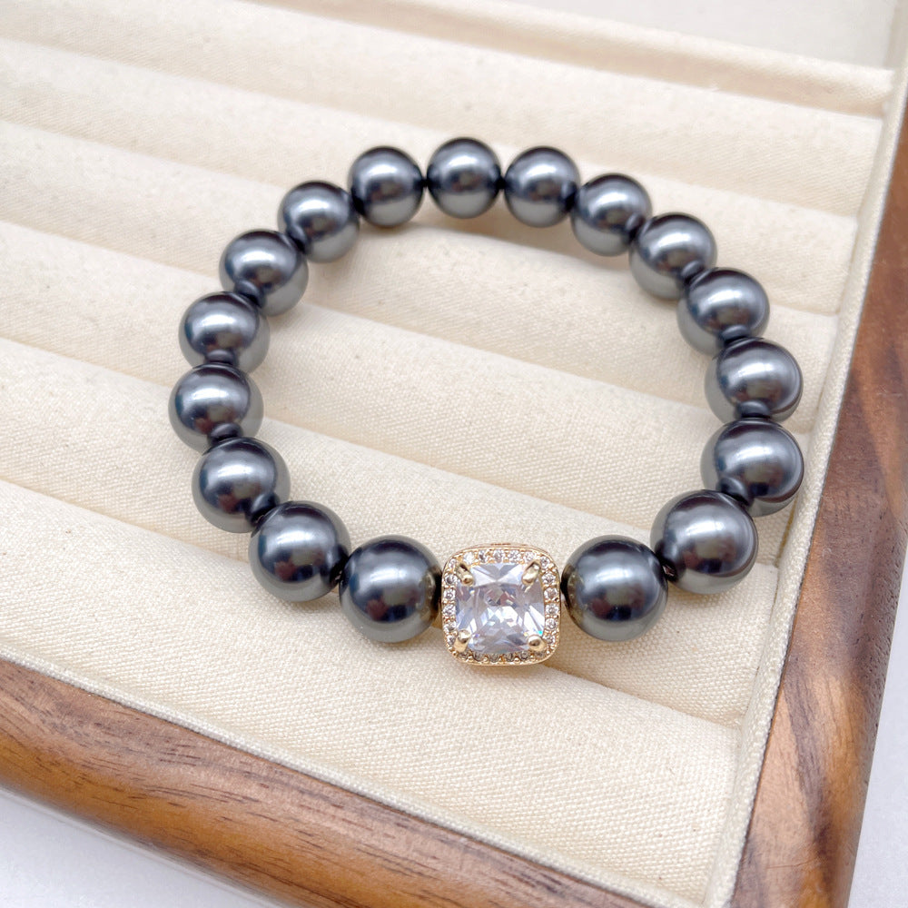 A square pearl bracelet in a retro court style for women