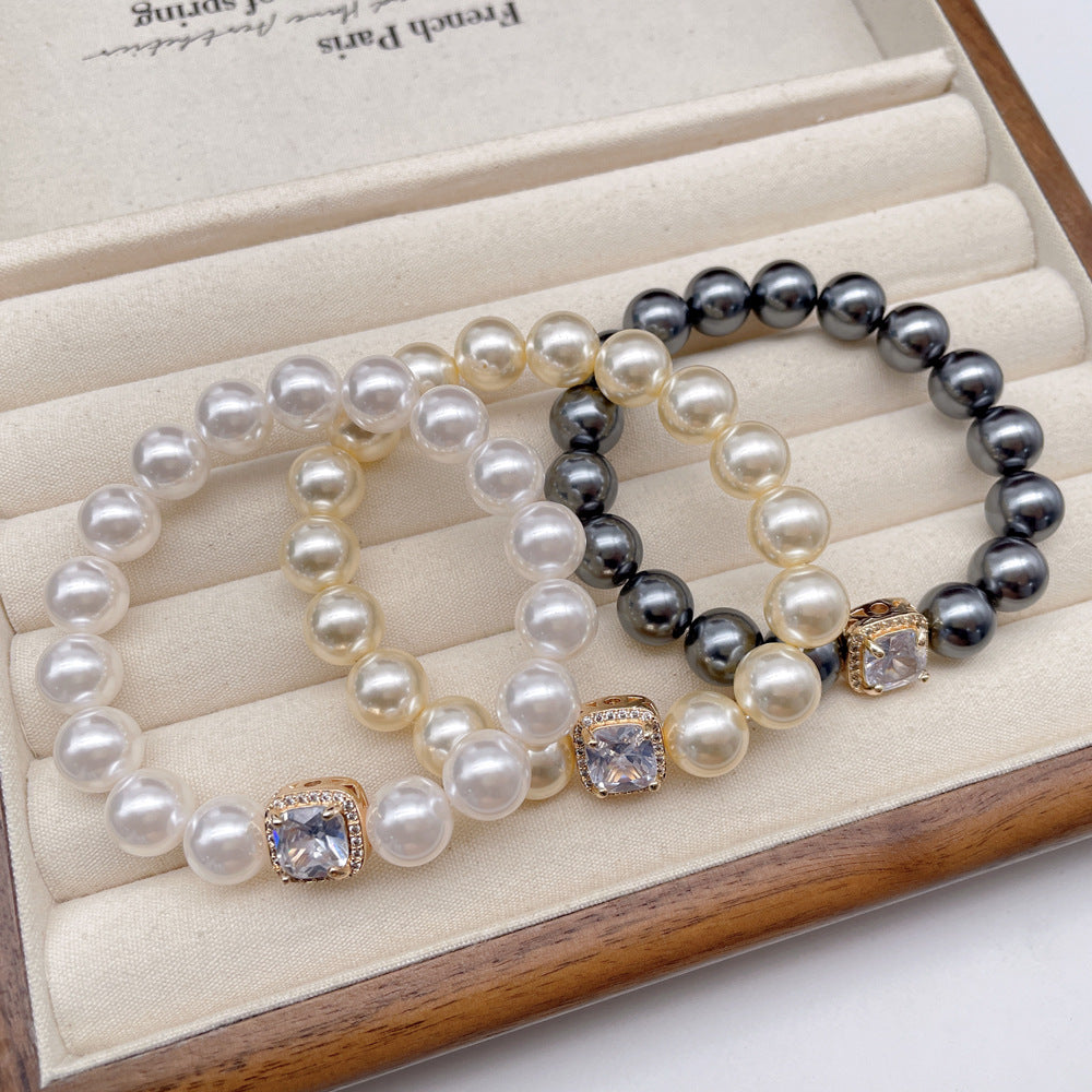 A square pearl bracelet in a retro court style for women