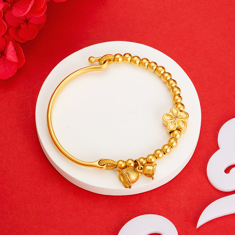 A sand-gold bracelet with a few taels of broken silver and bamboo joints