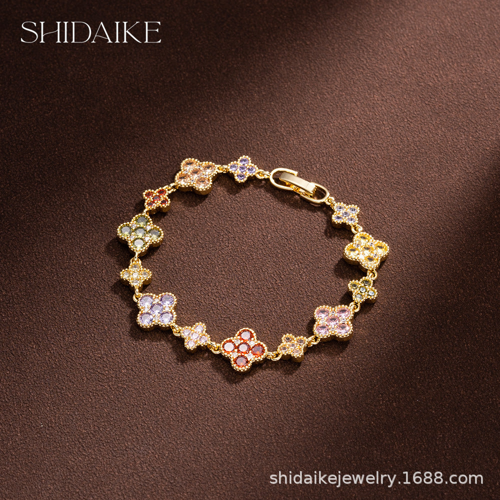 Four-leaf clover bracelet jewelry with zircon inlay