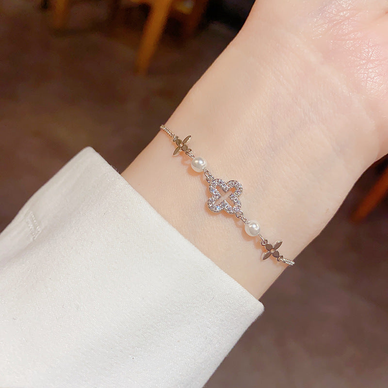 Hollow flower bracelet