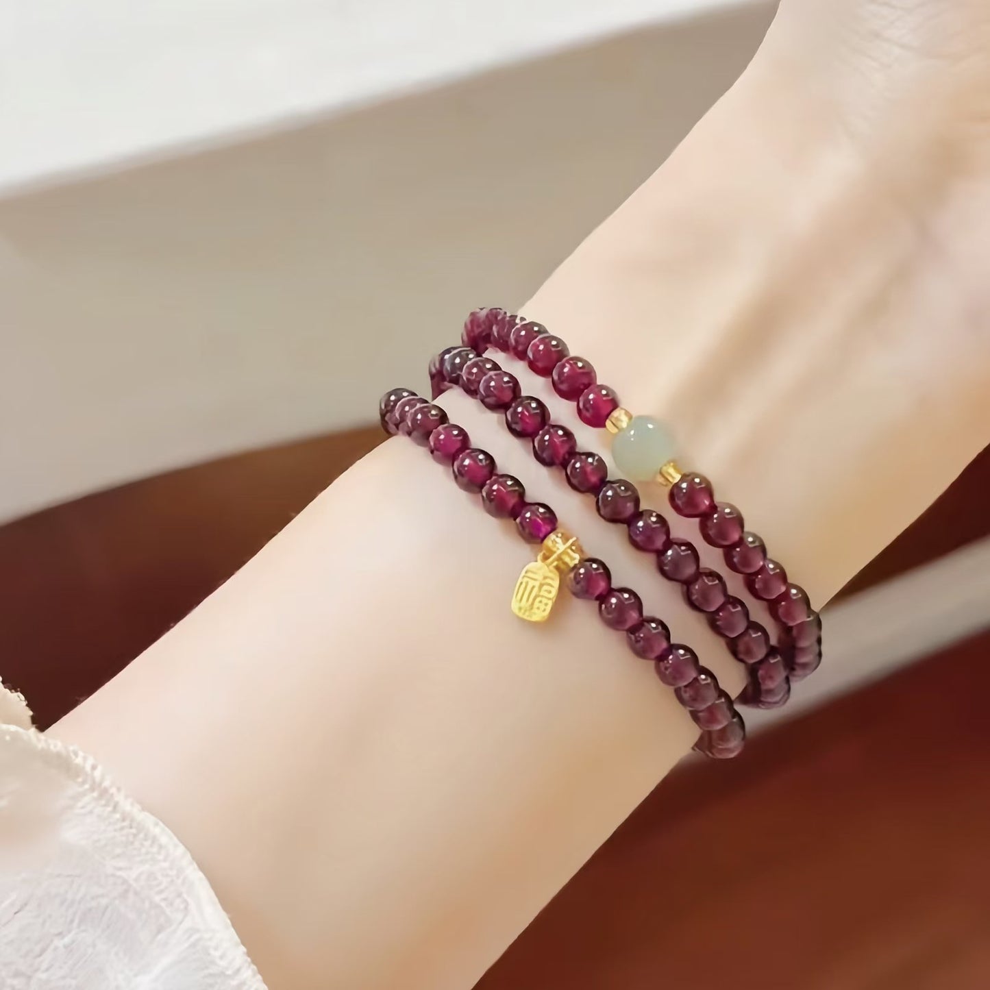 Natural stone wine red garnet bracelet