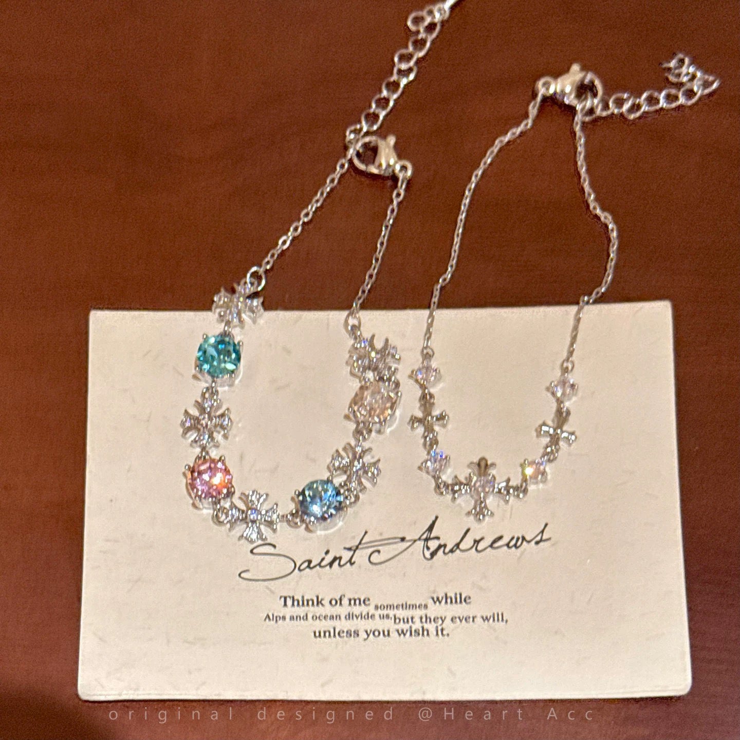 Cold and elegant silver cross bracelet