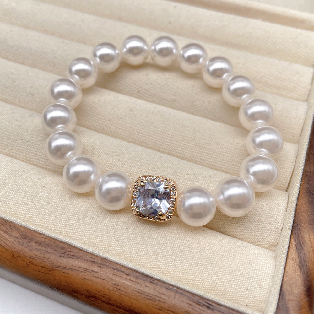 A square pearl bracelet in a retro court style for women