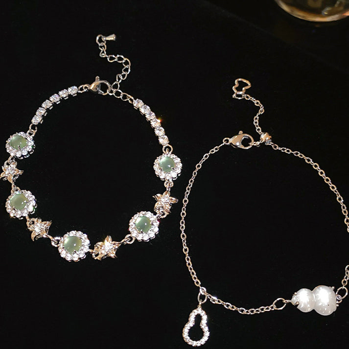 Zircon flower bracelet
