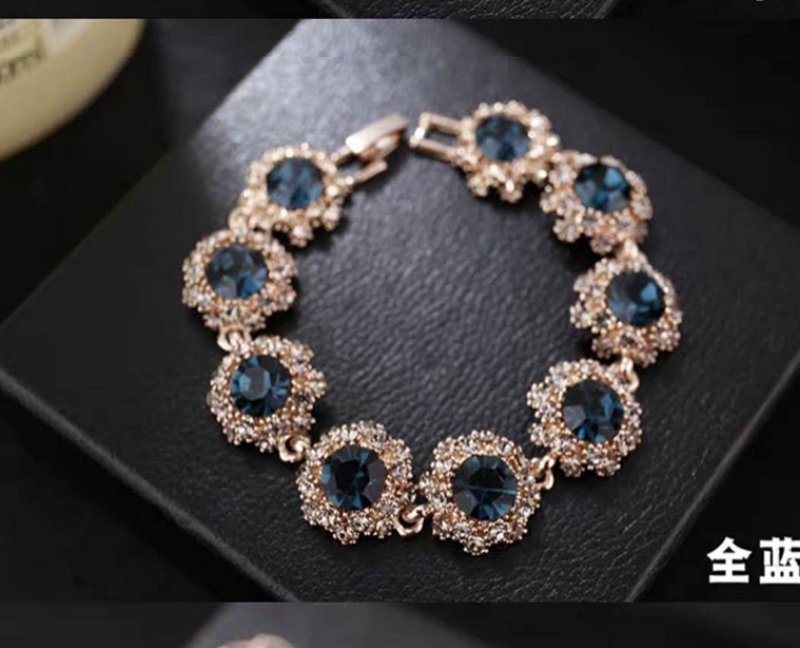 Super sparkling water diamond retro bracelet