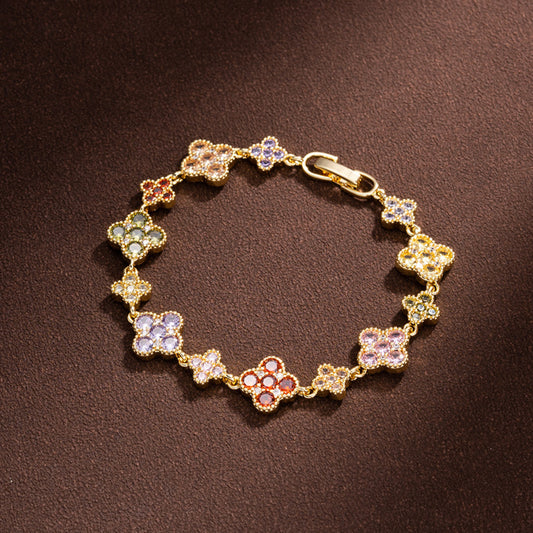 Four-leaf clover bracelet jewelry with zircon inlay