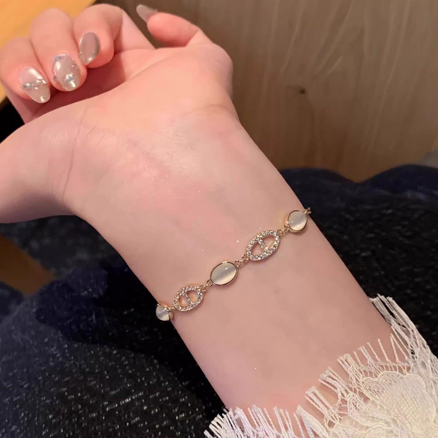 Sparkling diamond pig nose imitation cat's eye stone bracelet