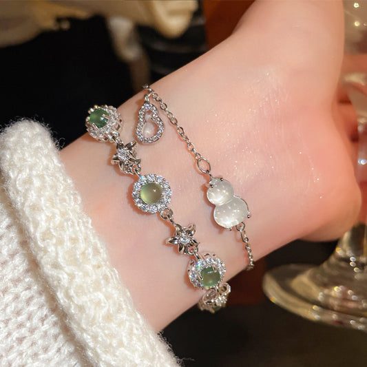 Zircon flower bracelet