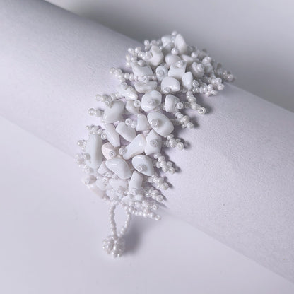 Handmade crushed stone beaded Bohemian hollowed-out rice bead crushed stone bracelet