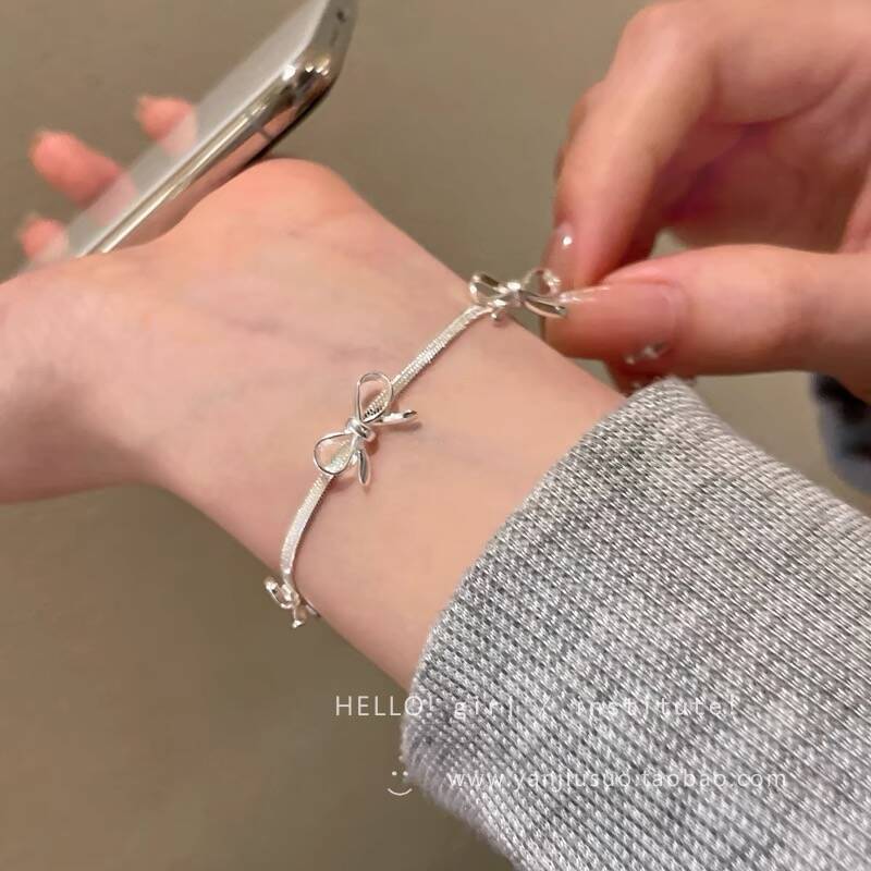 Light luxury zircon bracelet