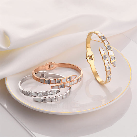 Titanium steel bracelet, a fashionable and simple bracelet for women