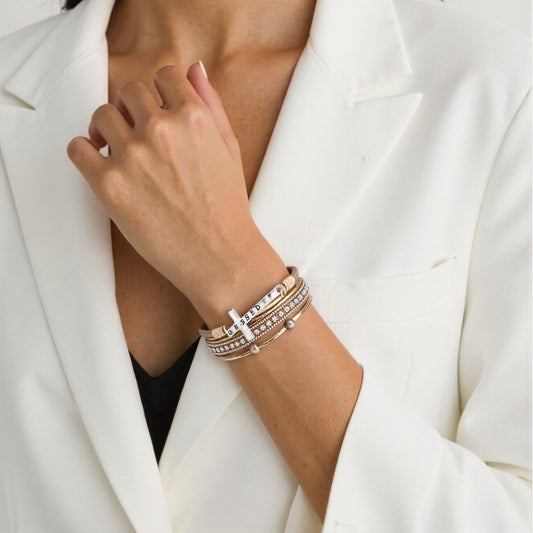 Cross bracelet with slightly set diamond magnetic clasp