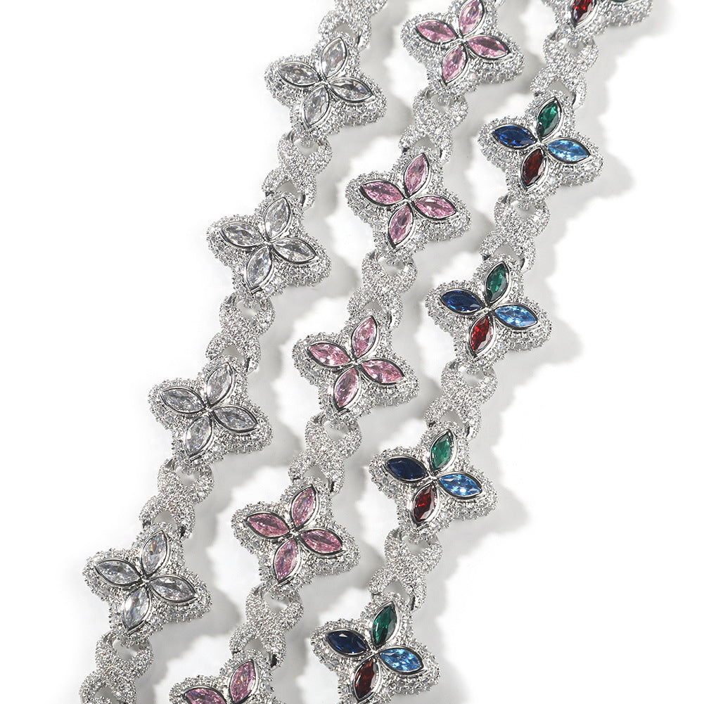 Four-leaf clover bracelet in zircon colors
