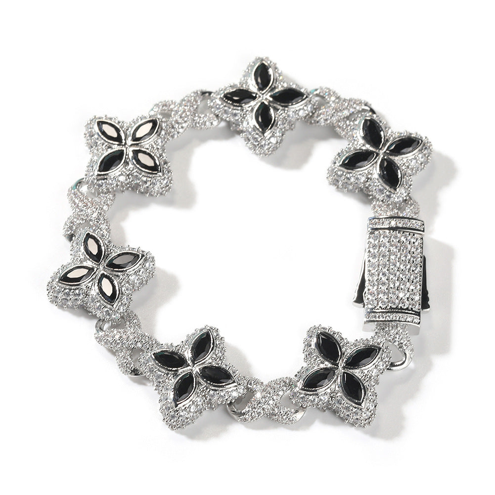 Four-leaf clover bracelet in zircon colors
