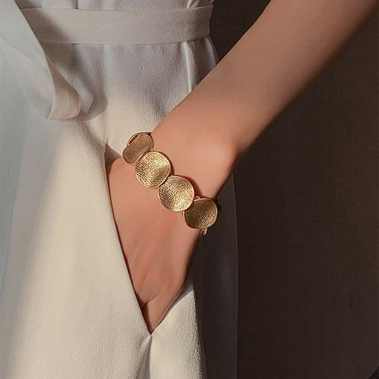 Simple circular spliced metal bracelet