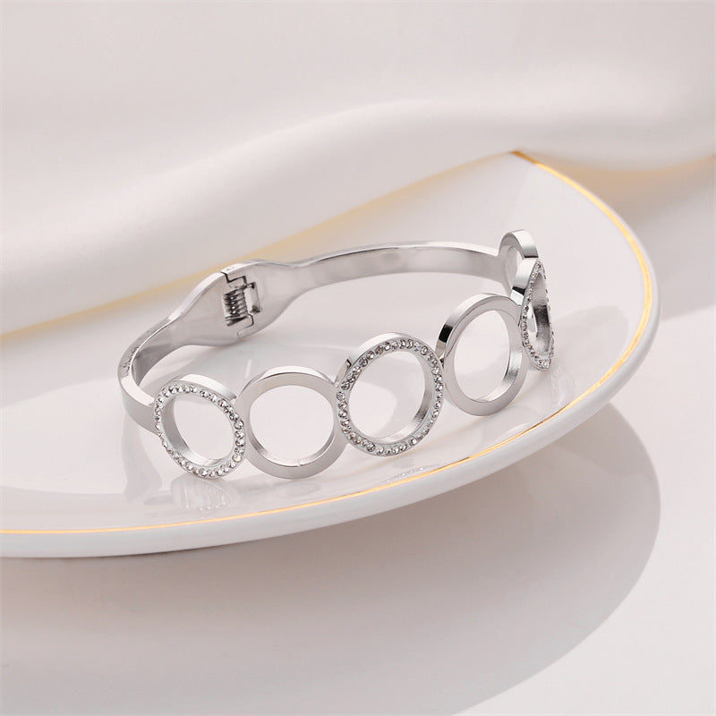 Titanium steel bracelet, a fashionable and simple bracelet for women