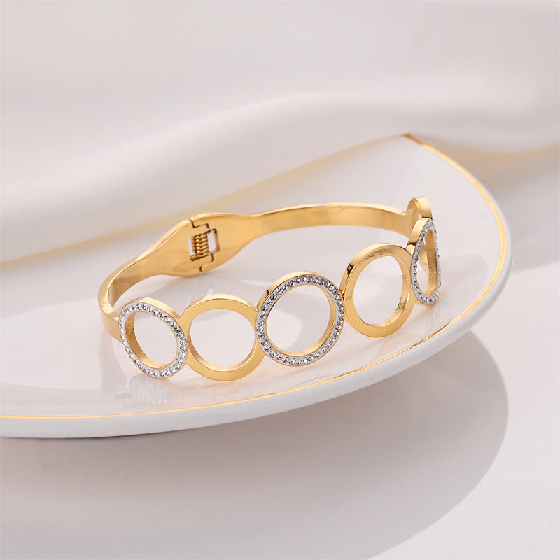 Titanium steel bracelet, a fashionable and simple bracelet for women