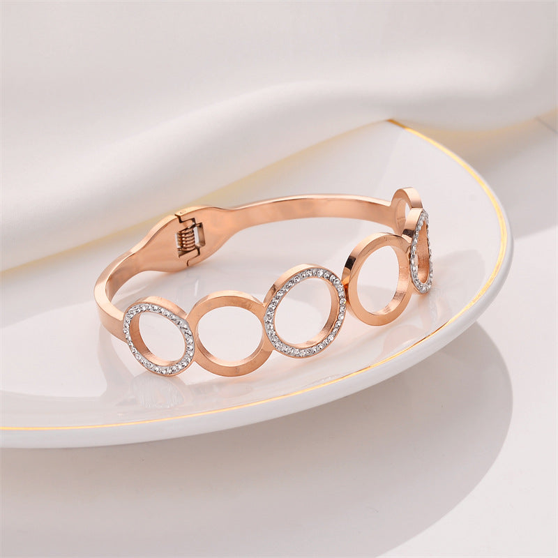 Titanium steel bracelet, a fashionable and simple bracelet for women