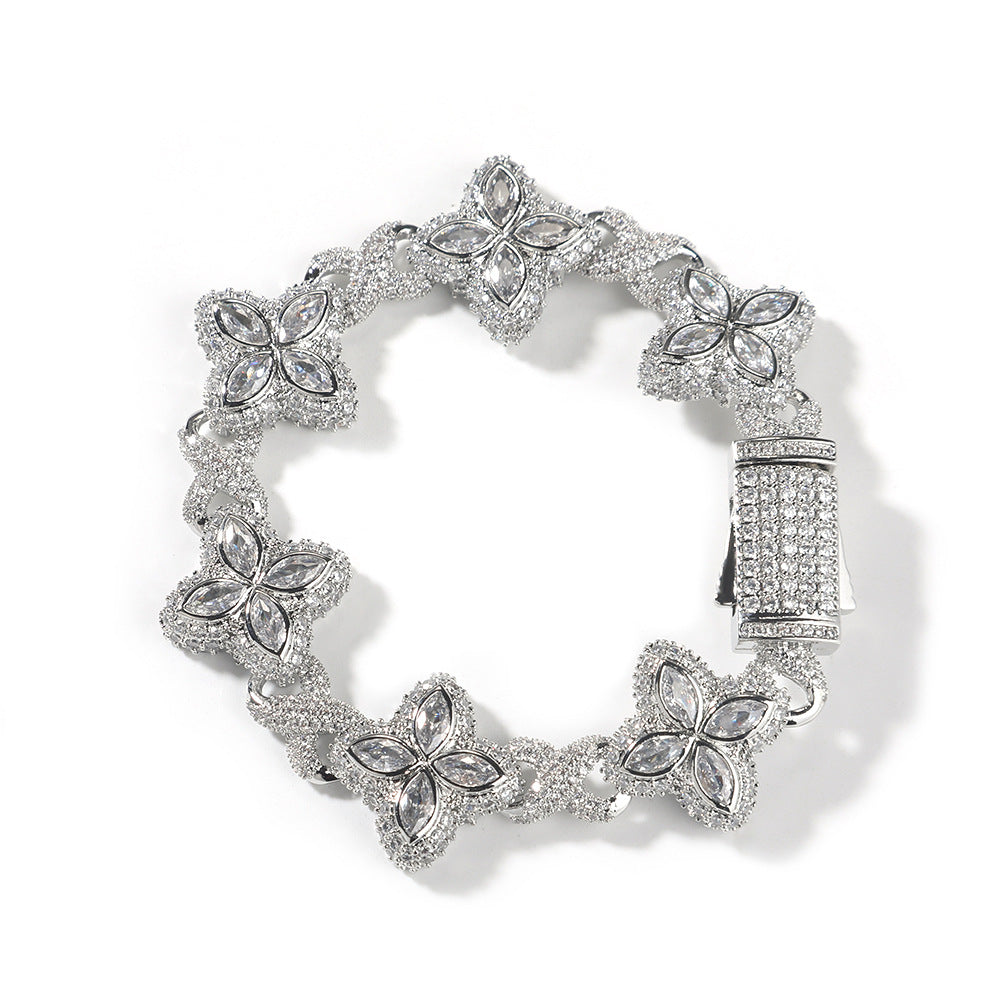Four-leaf clover bracelet in zircon colors