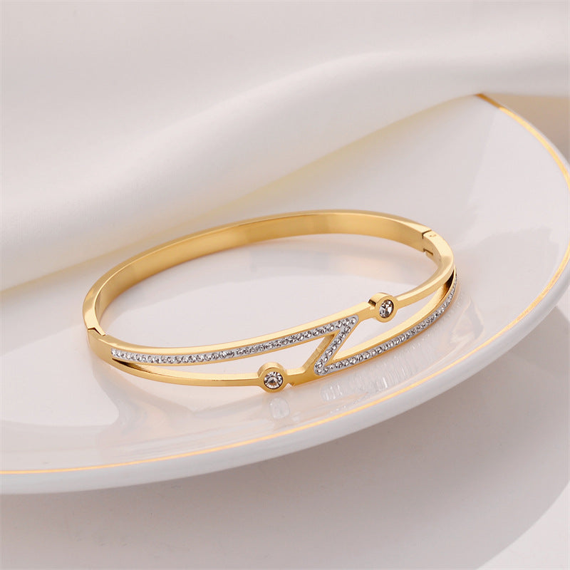 Titanium steel bracelet, a fashionable and simple bracelet for women