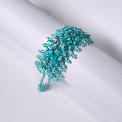 Handmade crushed stone beaded Bohemian hollowed-out rice bead crushed stone bracelet