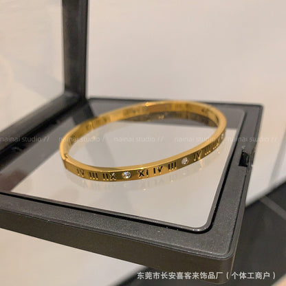 Little Waist Golden Four-leaf Clover bracelet