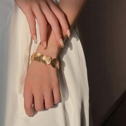 Simple circular spliced metal bracelet